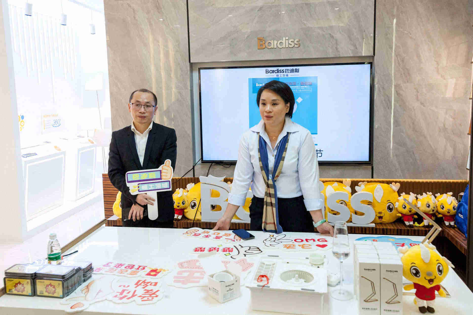 5G賦能，惠戰(zhàn)千城  好吊頂，要健康——巴迪斯全網(wǎng)搶工廠直播完美收官